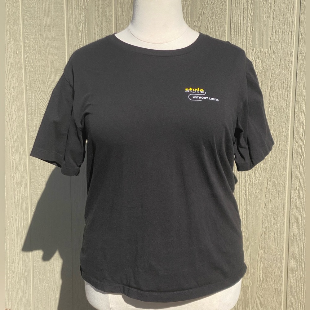 Style Without Limits Poshmark Tee